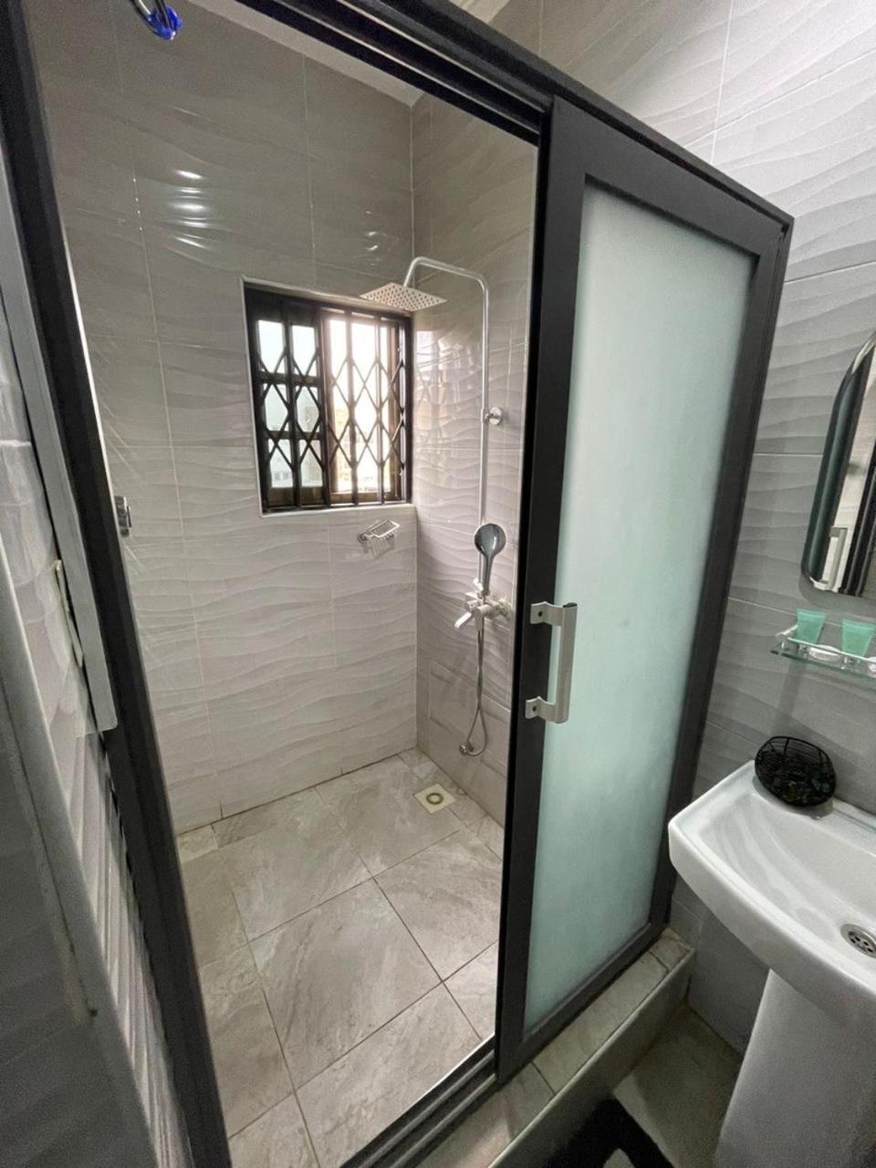Cloud9 Luxury Apartments Accra Esterno foto