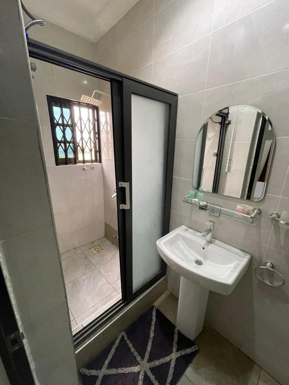 Cloud9 Luxury Apartments Accra Esterno foto